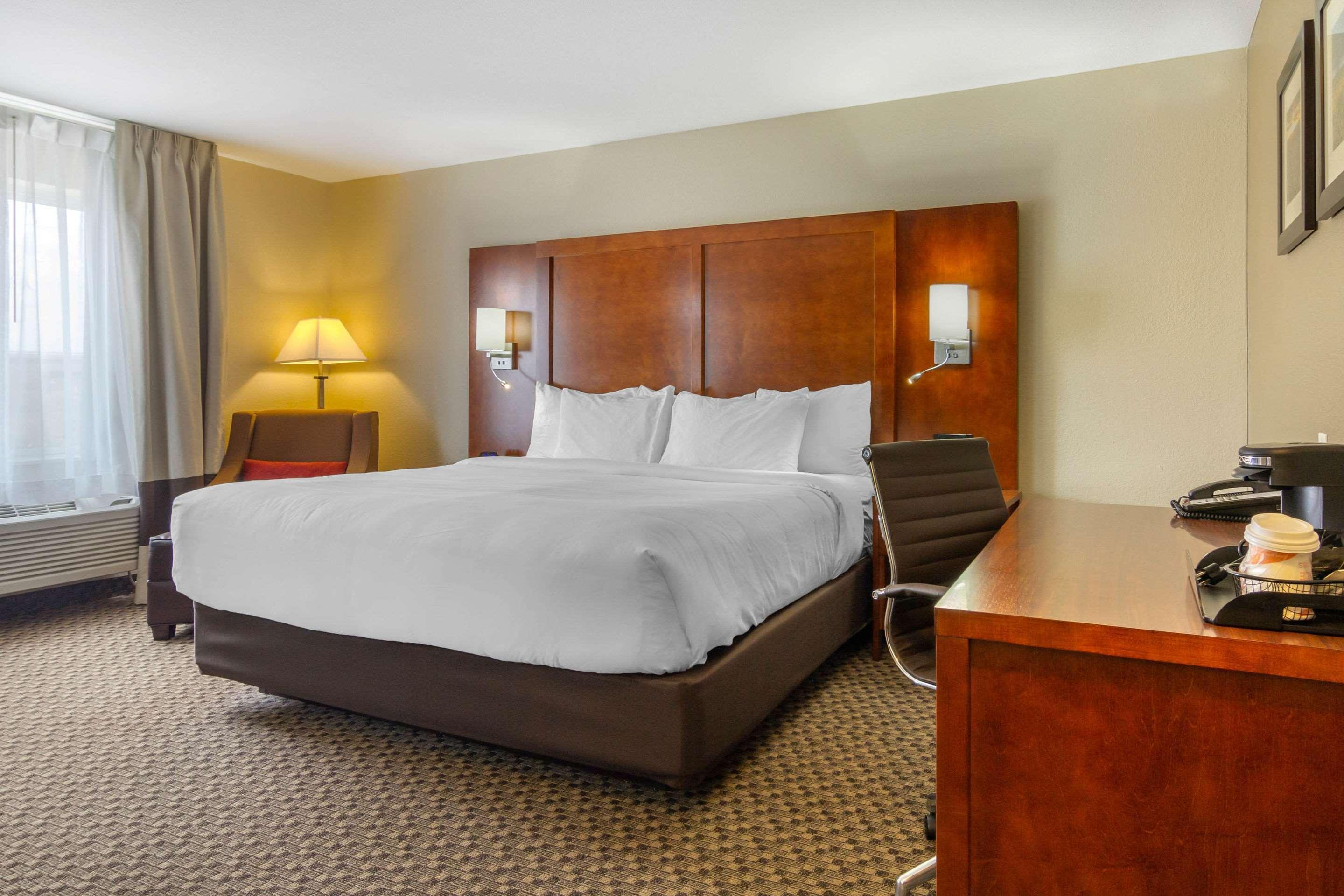 Comfort Inn & Suites Sterling Bagian luar foto