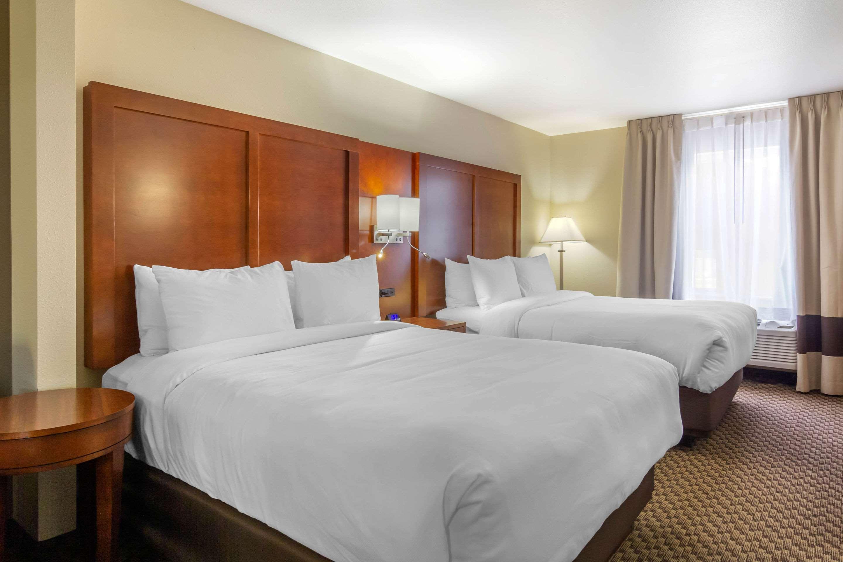 Comfort Inn & Suites Sterling Bagian luar foto