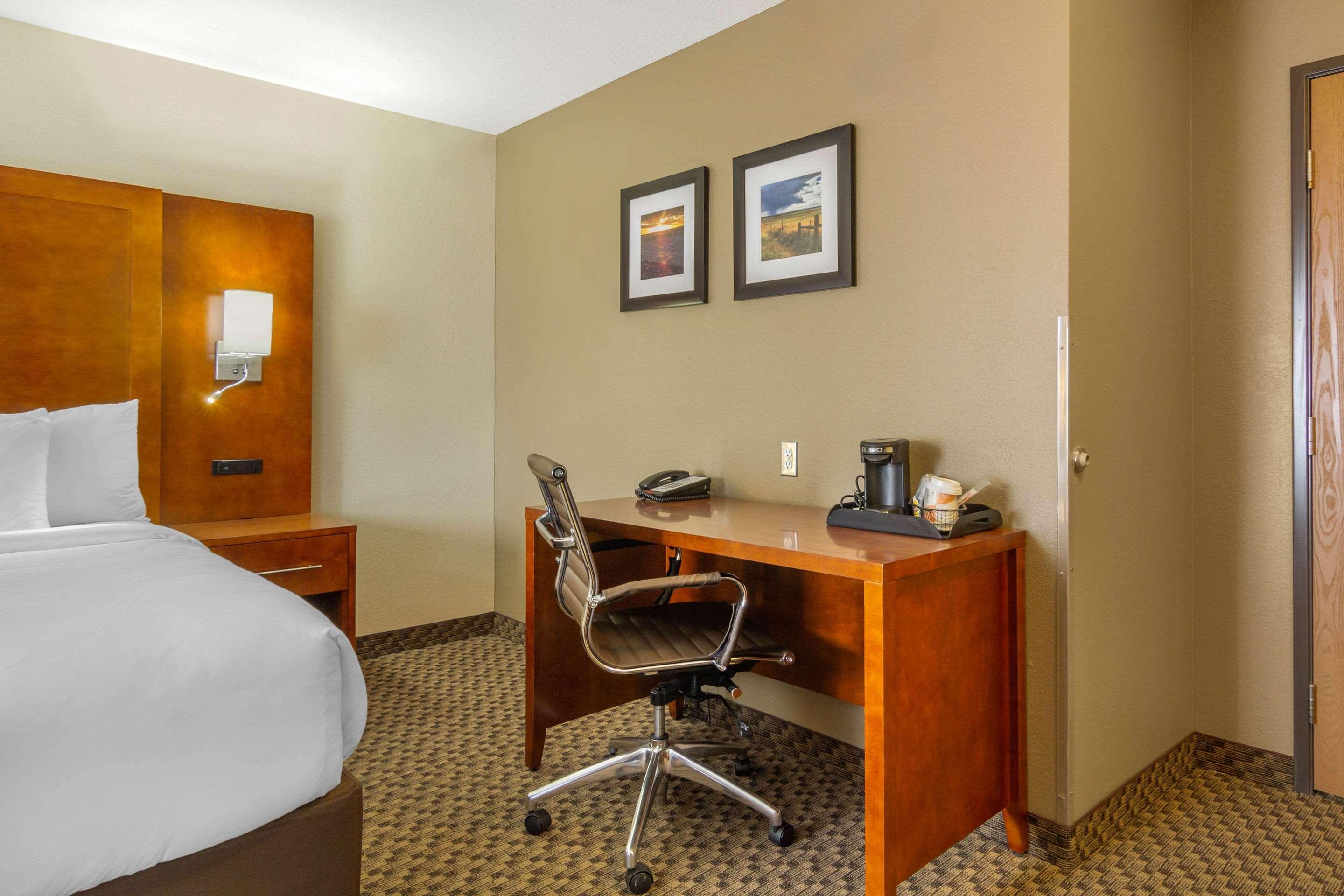 Comfort Inn & Suites Sterling Bagian luar foto