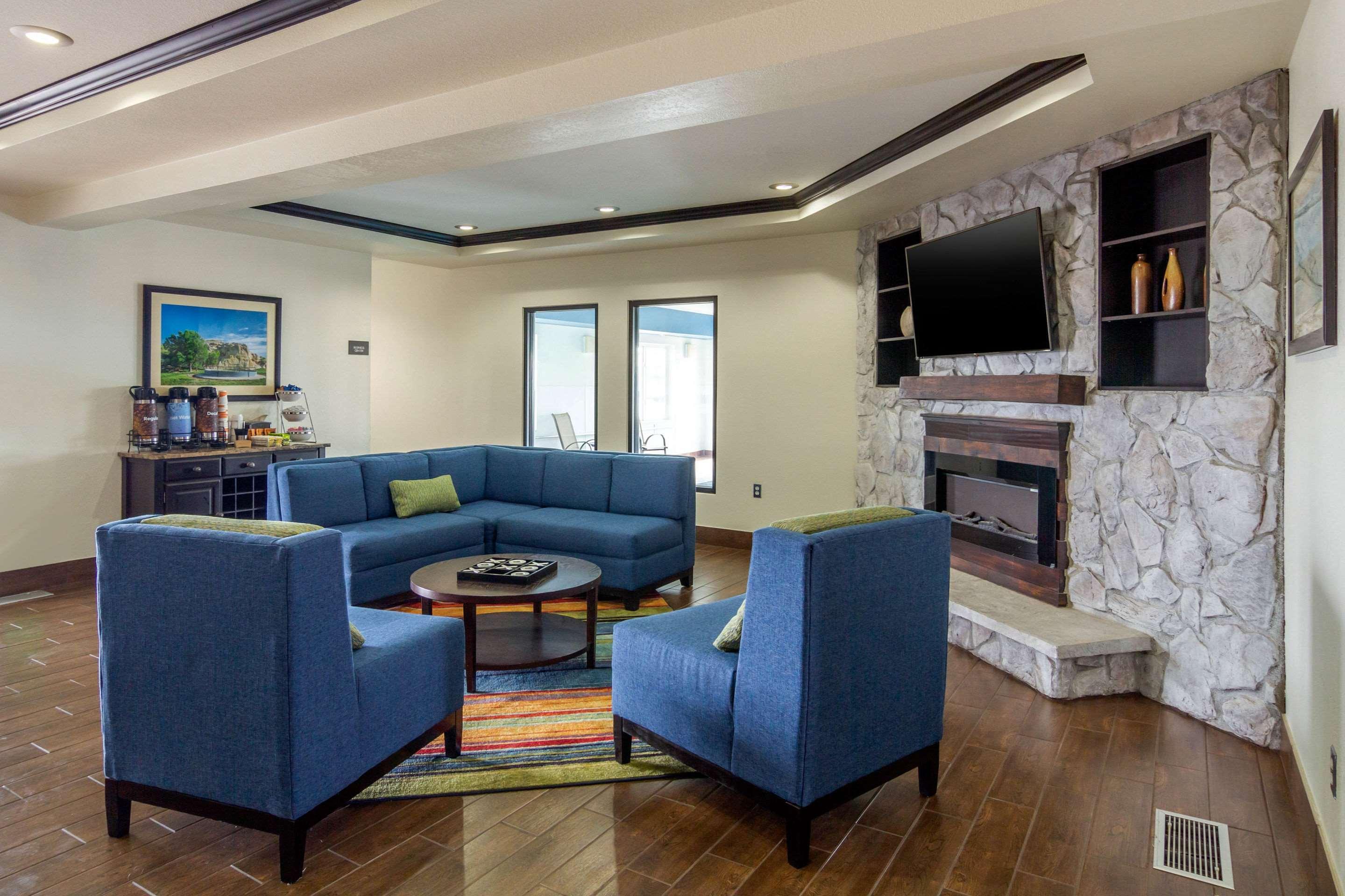 Comfort Inn & Suites Sterling Bagian luar foto