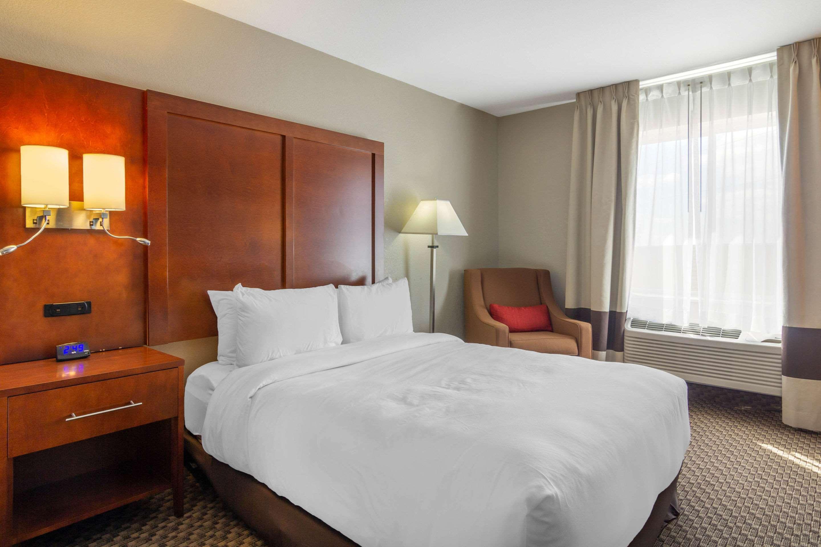 Comfort Inn & Suites Sterling Bagian luar foto