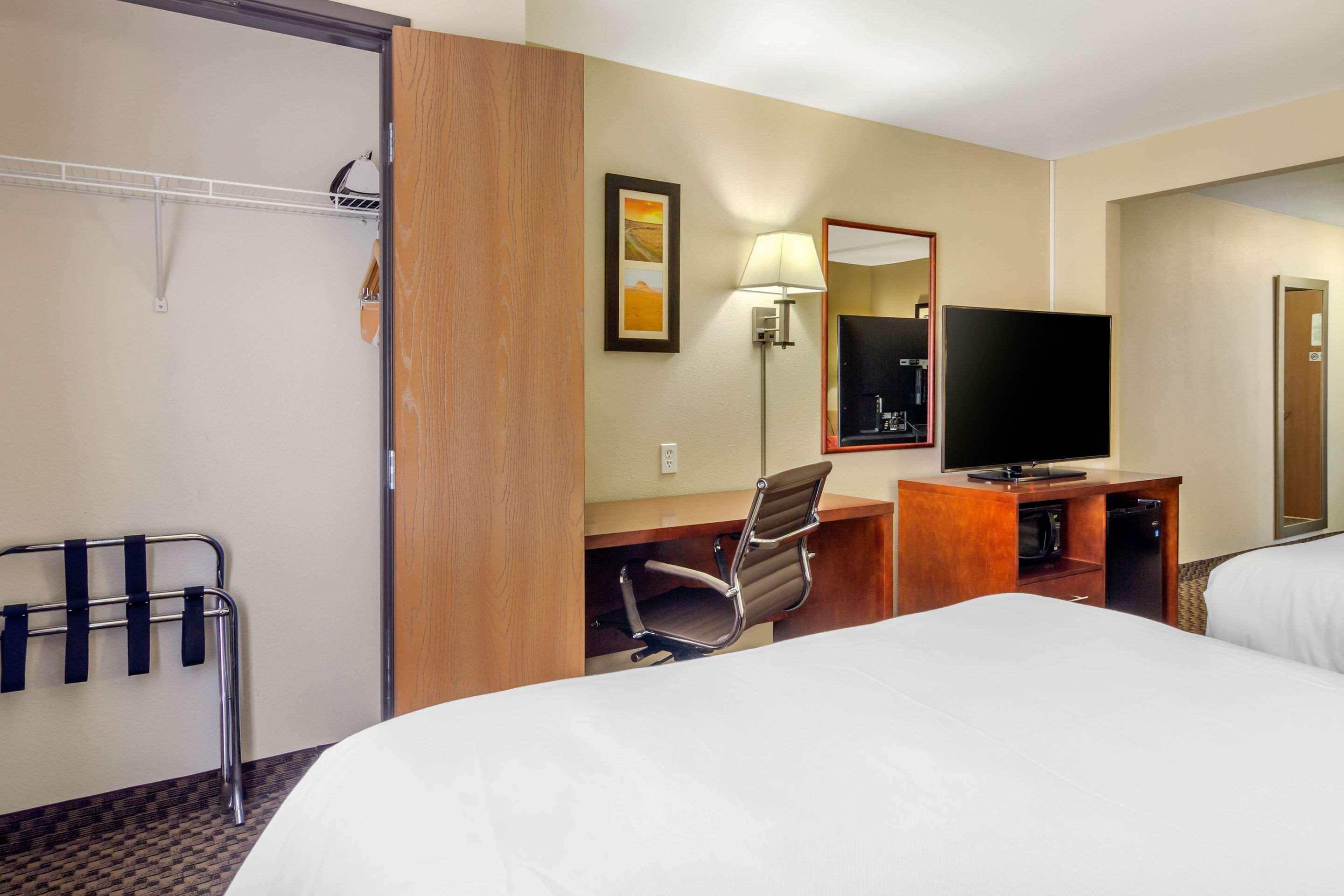 Comfort Inn & Suites Sterling Bagian luar foto