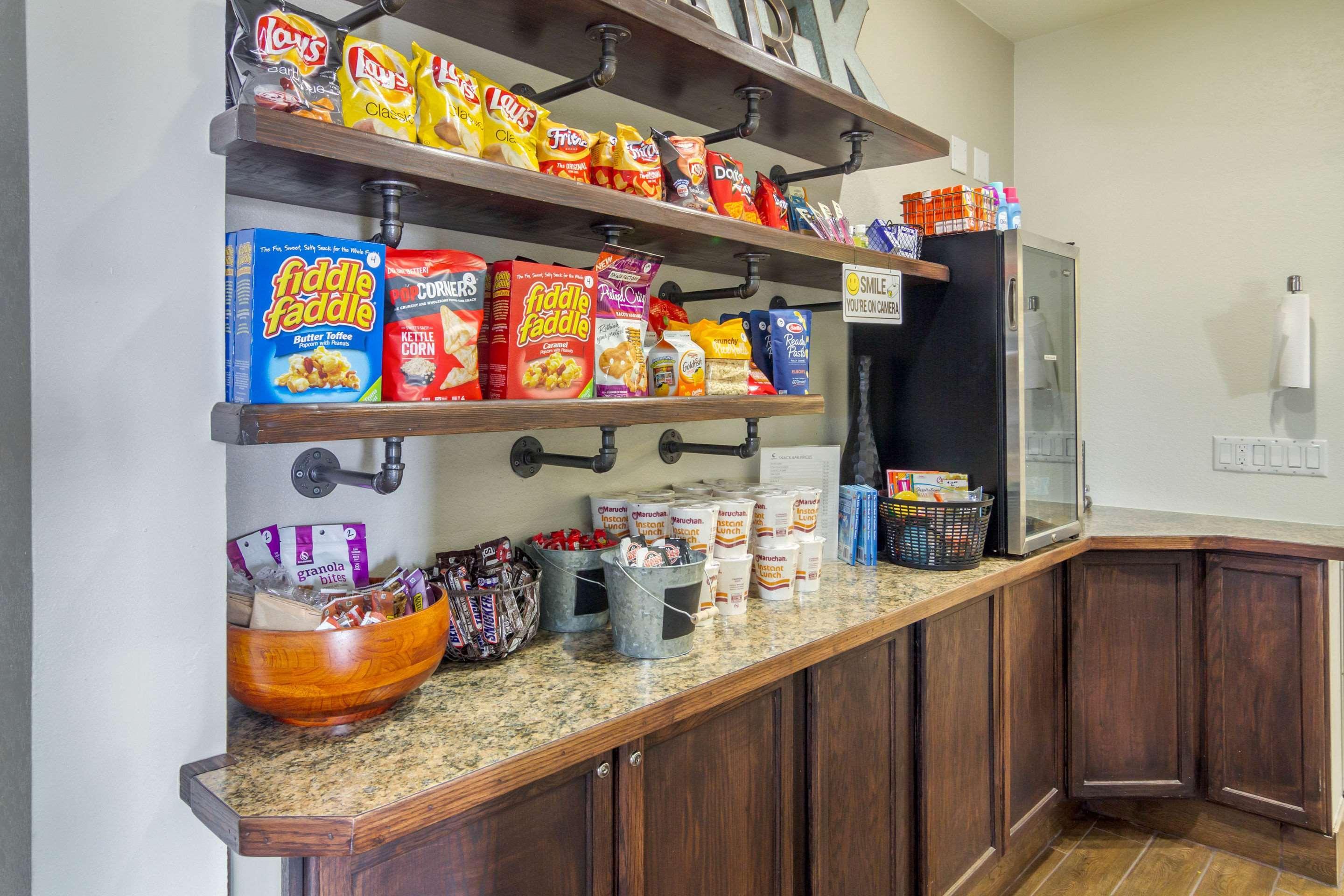 Comfort Inn & Suites Sterling Bagian luar foto