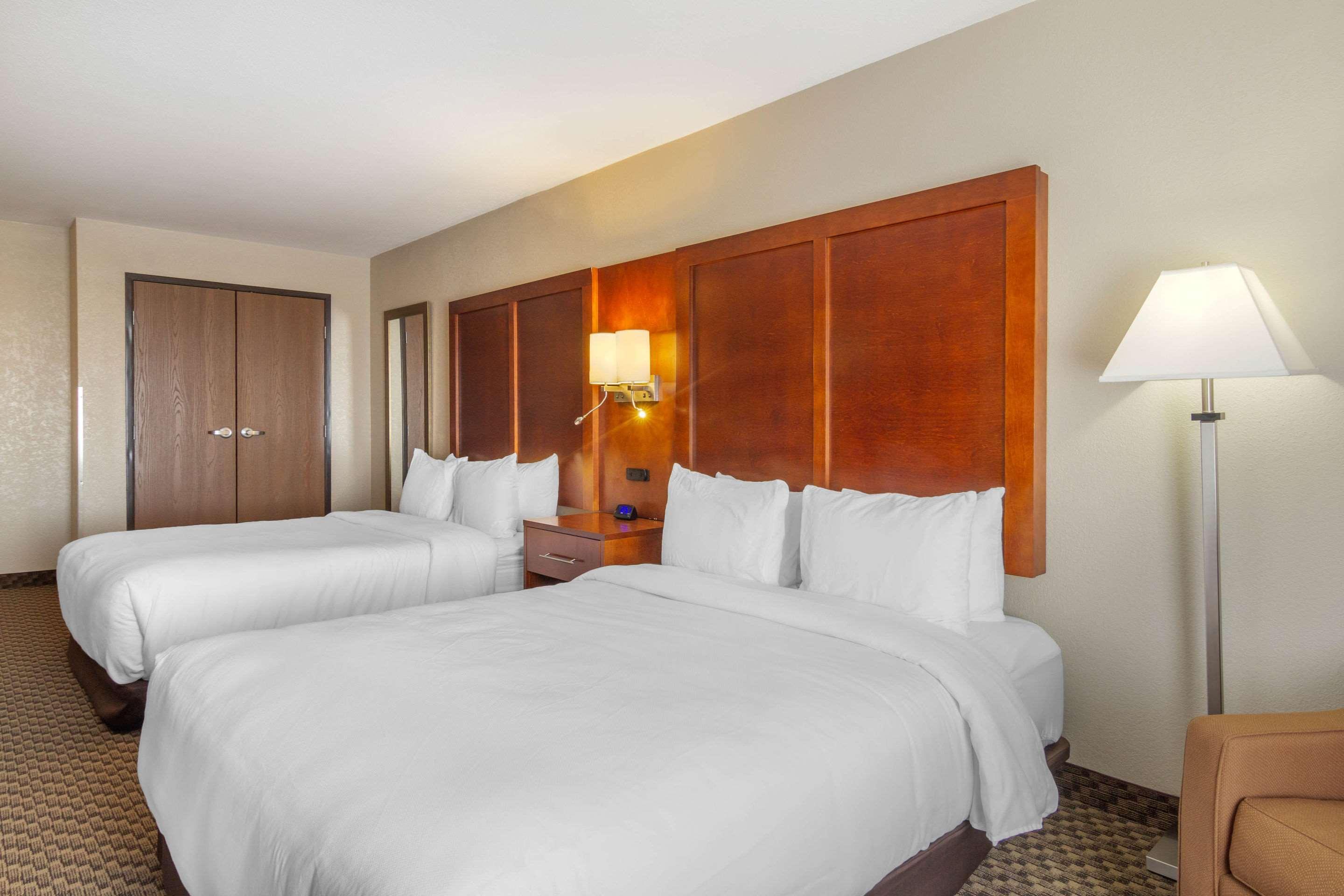 Comfort Inn & Suites Sterling Bagian luar foto