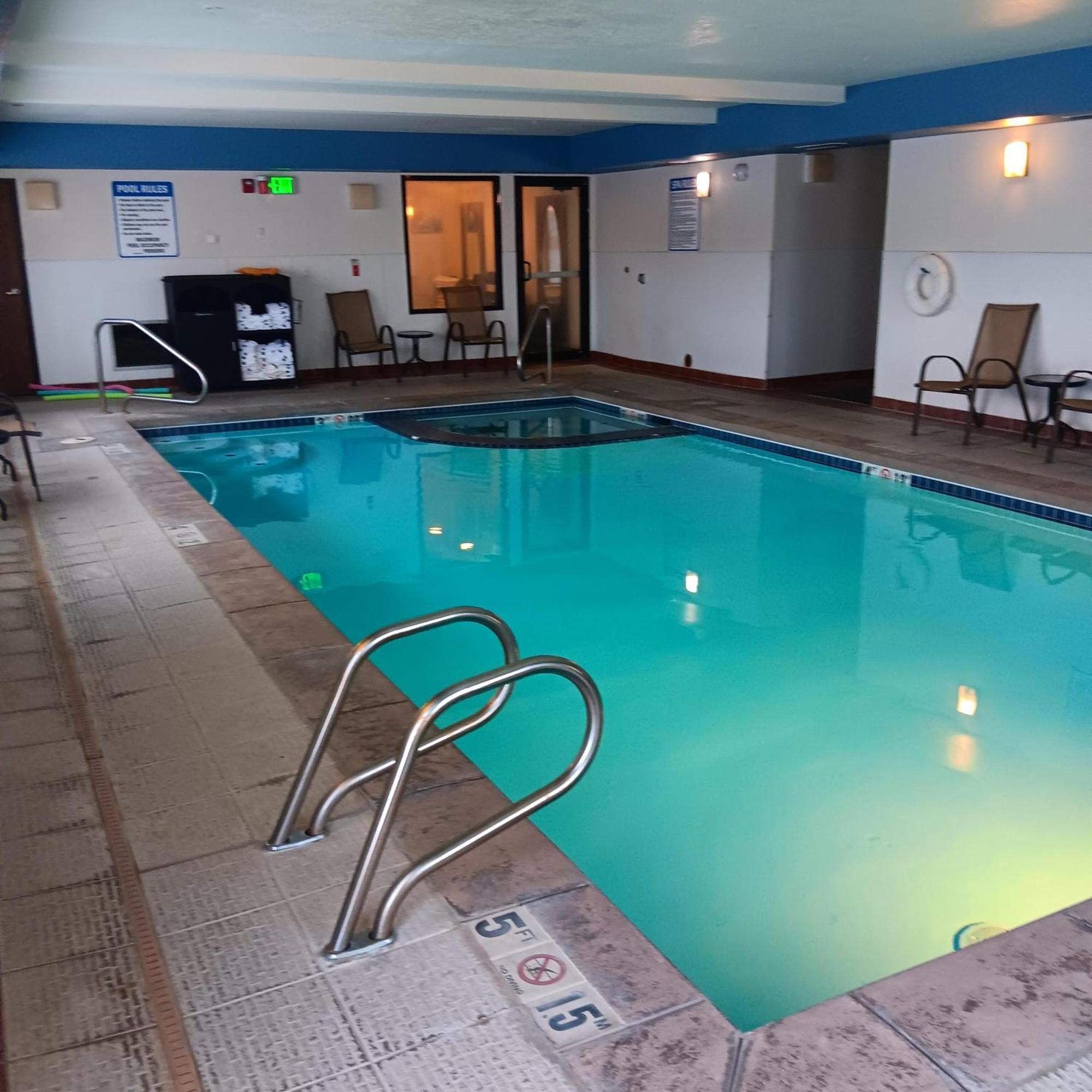 Comfort Inn & Suites Sterling Bagian luar foto