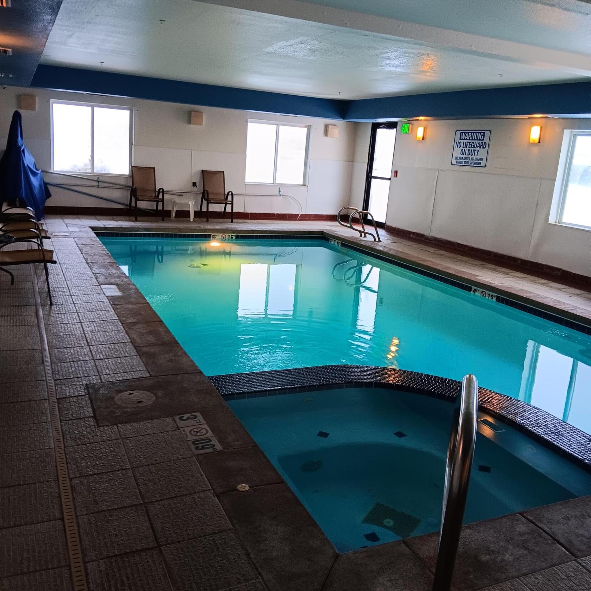 Comfort Inn & Suites Sterling Bagian luar foto