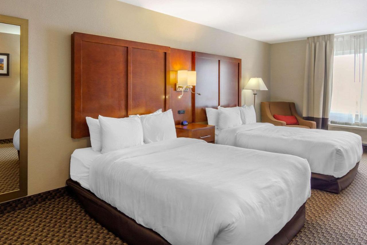 Comfort Inn & Suites Sterling Bagian luar foto